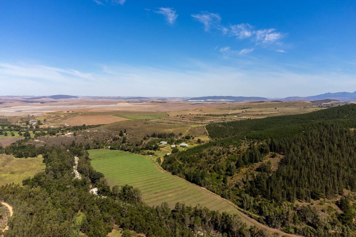 Escape to Nature: Your Private Retreat with Mountain Views, River & Dam - Photo 3