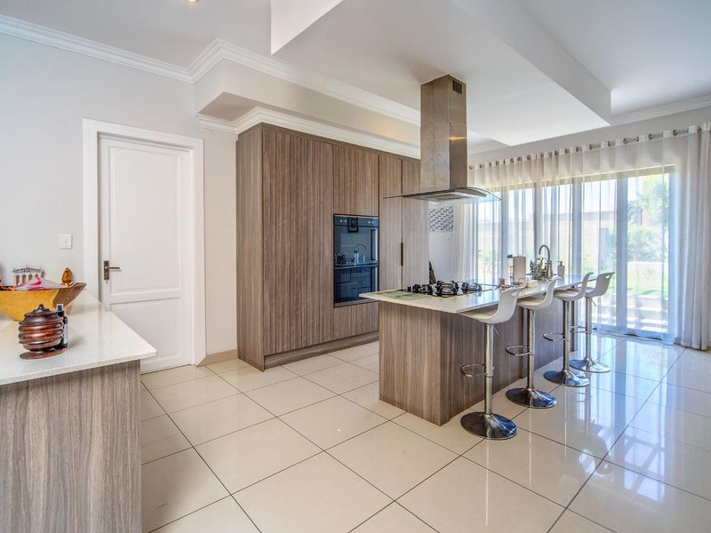 Five Bedroom Elegant Family Home For Sale in Waterfall Country Estate - Photo 5