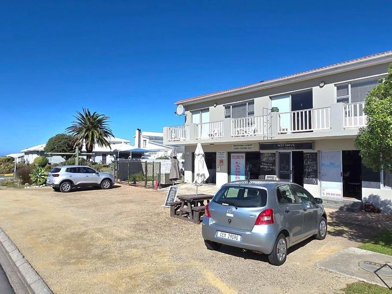 Property with Shops, Apartments, and Penthouse – Ideal for Investors, Developers, or Entrepreneurs! - Photo 3