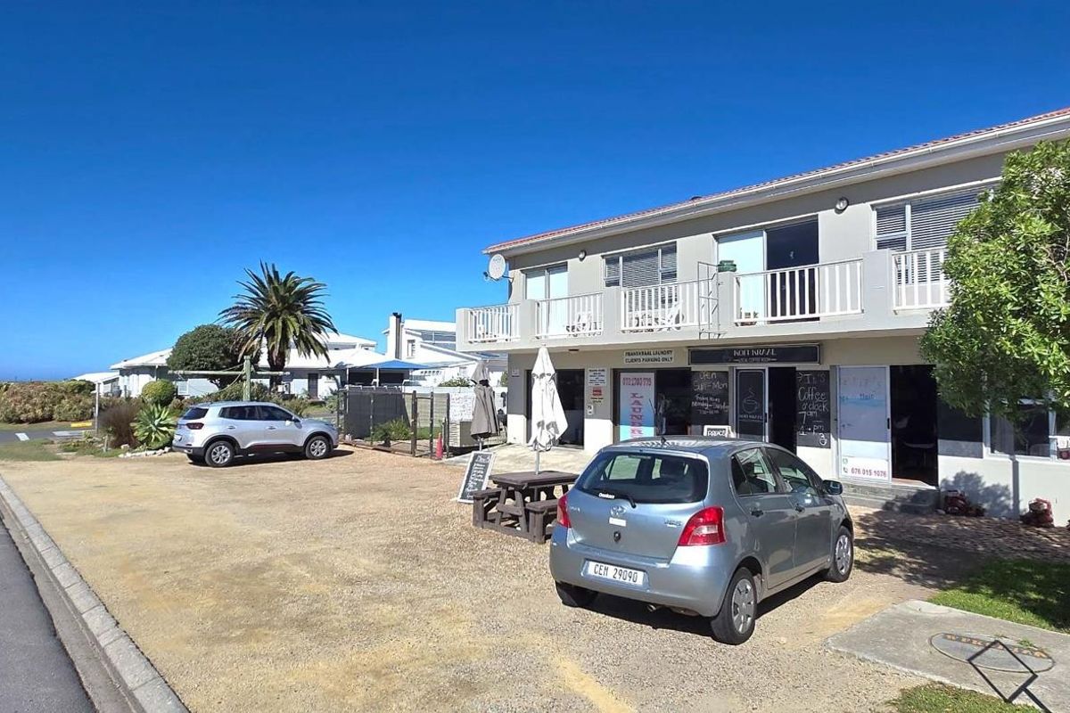 Property with Shops, Apartments, and Penthouse – Ideal for Investors, Developers, or Entrepreneurs! - Photo 3