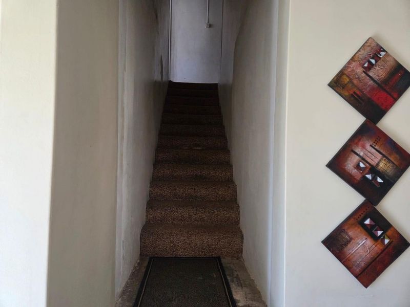 5 Bedroom House for sale in Moorton - Photo 10