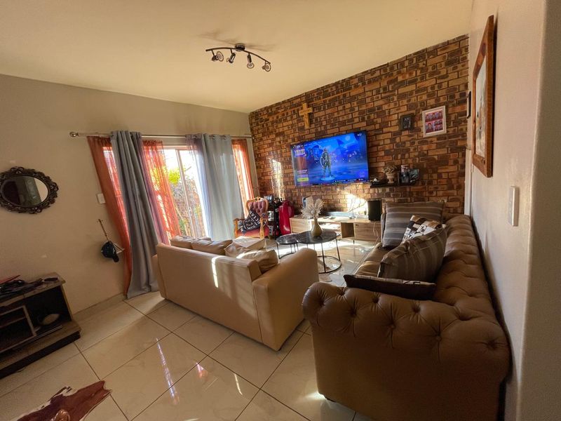 2 Bedroom townhouse in Pretoria Silverton - Weavindpark - Photo 7