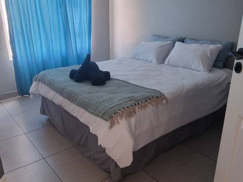 Spacious 2-Bedroom Apartment with En-Suite Baths & Garage in Swakopmund - Photo 5