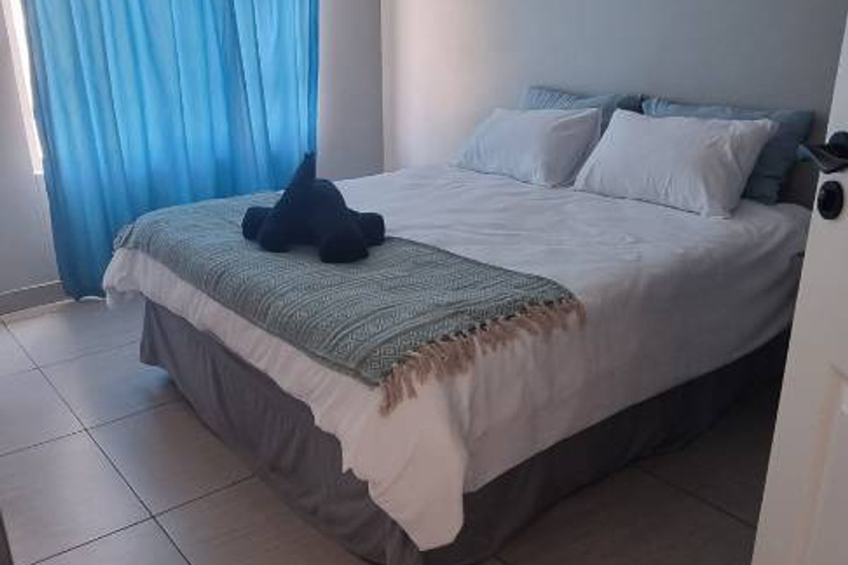 Spacious 2-Bedroom Apartment with En-Suite Baths & Garage in Swakopmund - Photo 5