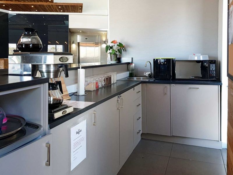 Serviced office space for 10 persons in Regus Lynnwood Bridge - Photo 7