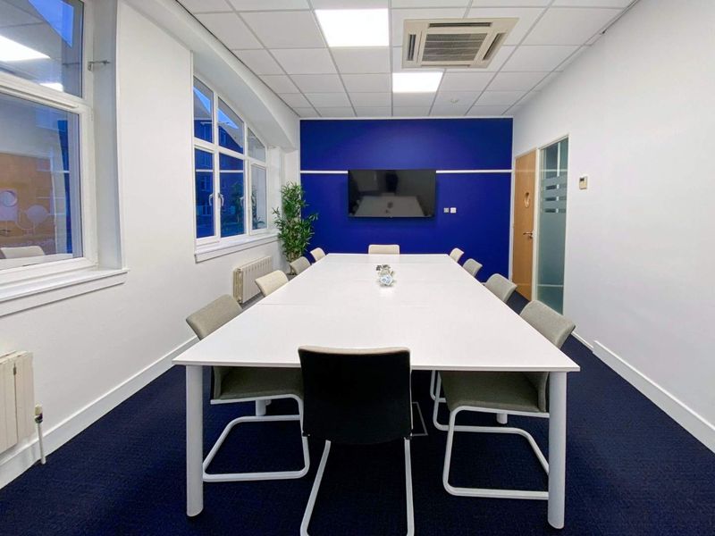 Private office space for 5 persons in HQ Norwood - Photo 4