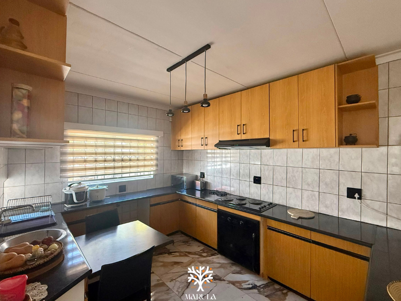 Family Home For Sale | Klein Windhoek | N$7 250 000 - Photo 5