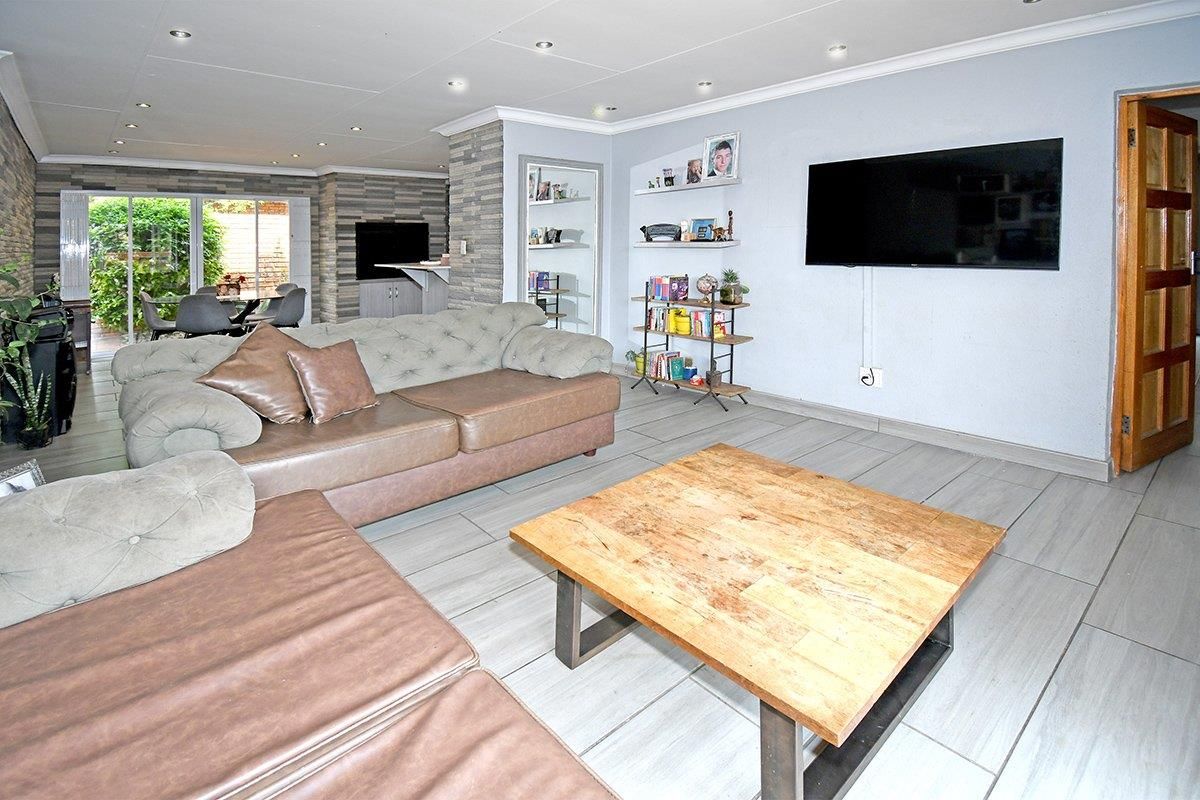 SECURE CLUSTER NEAR SCHOOLS!!! - Photo 4