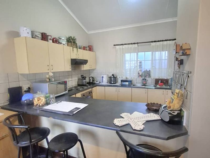 3 BEDROOM UNIT IN POPULAR COMPLEX IN KLEINE KUPPE - Photo 5