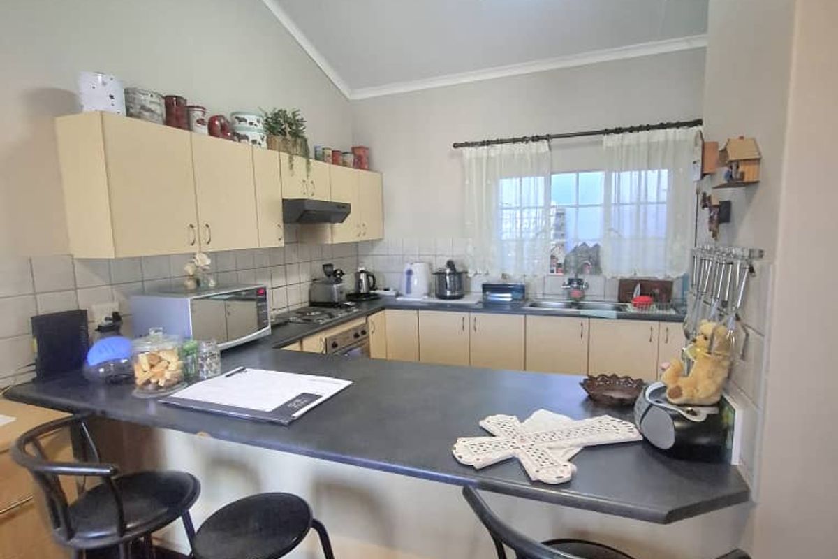 3 BEDROOM UNIT IN POPULAR COMPLEX IN KLEINE KUPPE - Photo 5