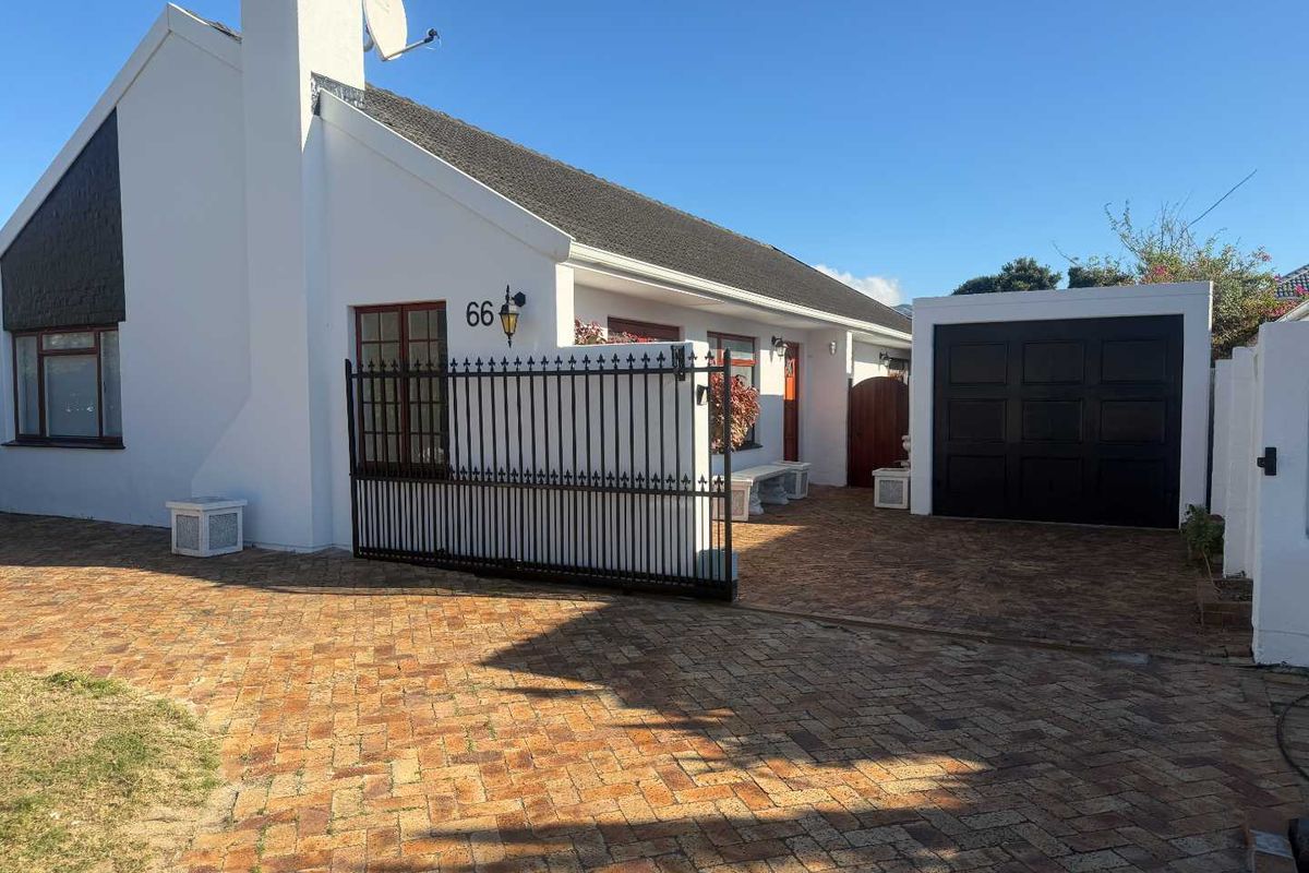 Family Home in Fish Hoek - Photo 3