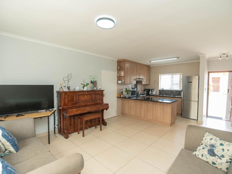 Charming and Low Maintenance - Photo 6