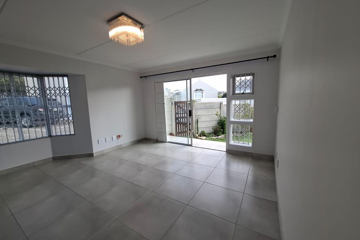 Renovated 2 bedroom apartment with garden - Photo 5