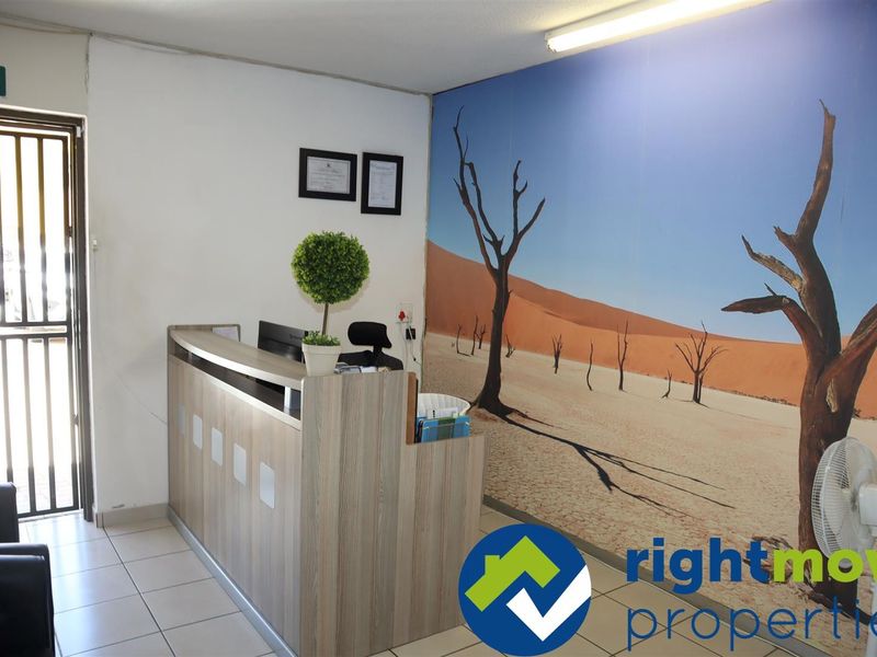 Well maintained double warehouse for sale - Photo 5