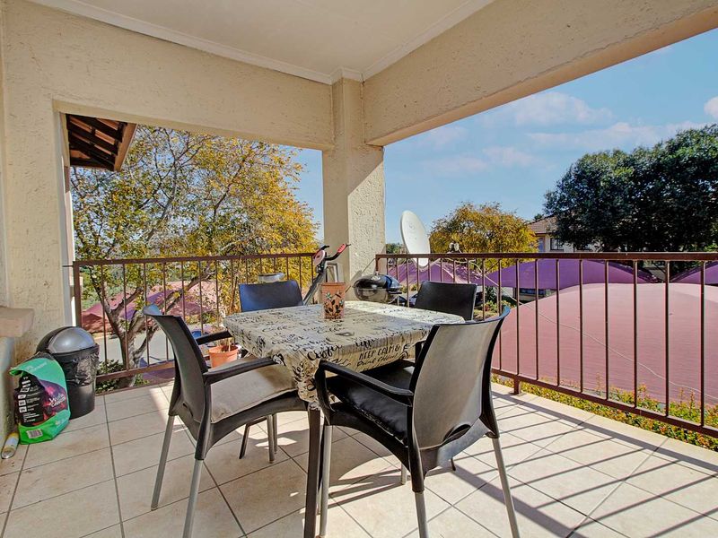 Experience Modern Living in Wilgeheuwel, Roodepoort - Photo 2