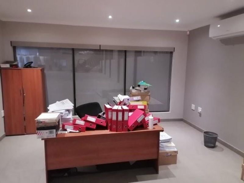 WAREHOUSE WITH OFFICE + HOUSES - FOR SALE - BRAKWATER - Photo 9