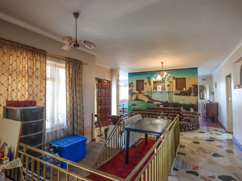 Home With Endless Potential. - Photo 9