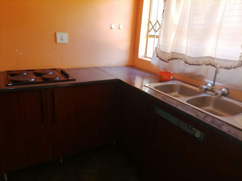 Ready for moving in - Photo 4