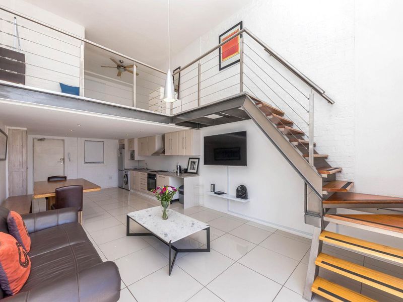 Sunny, Airbnb-Friendly Double-Volume Loft with Undercover Parking - Photo 2