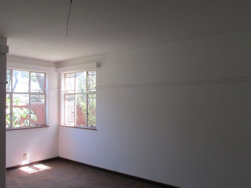 BACHELOR FLAT TO RENT IN SUNNYSIDE - Photo 6