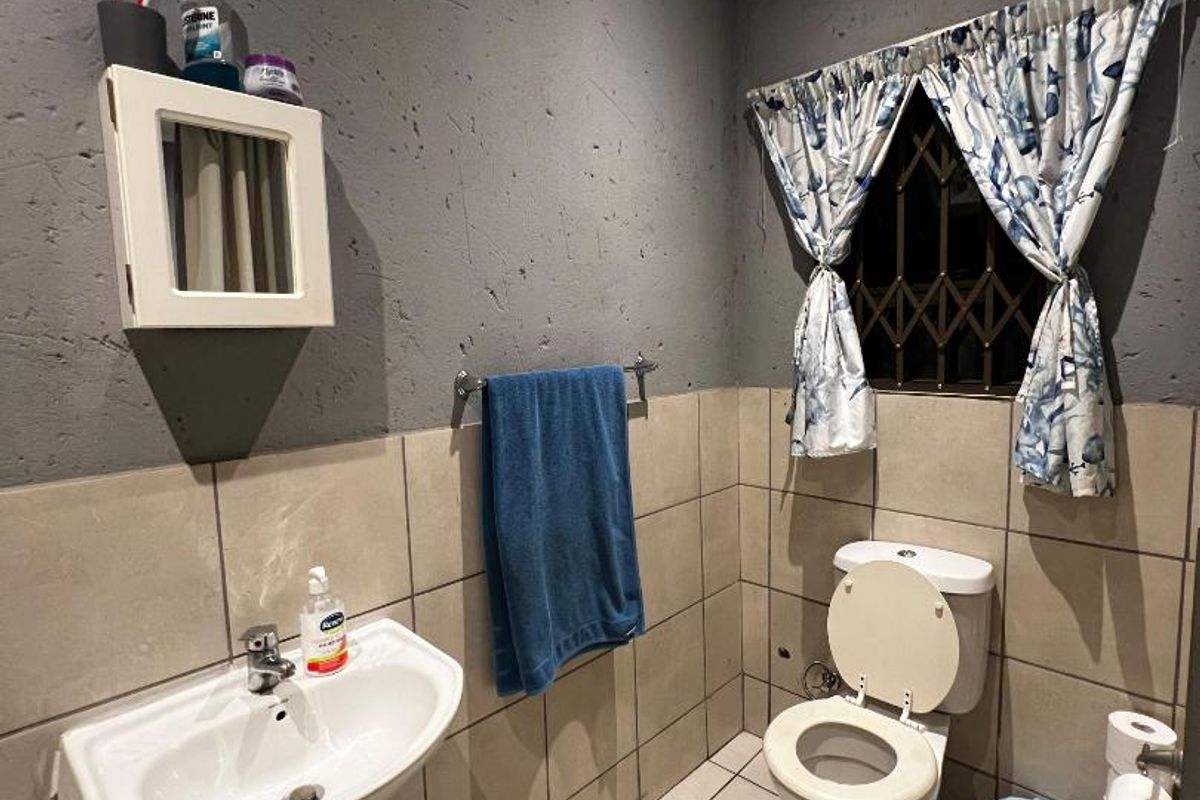 Charming & Cozy Cottage in Ferndale - Photo 5