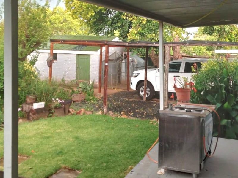 Charming Family Home In  Prime Location - Photo 3