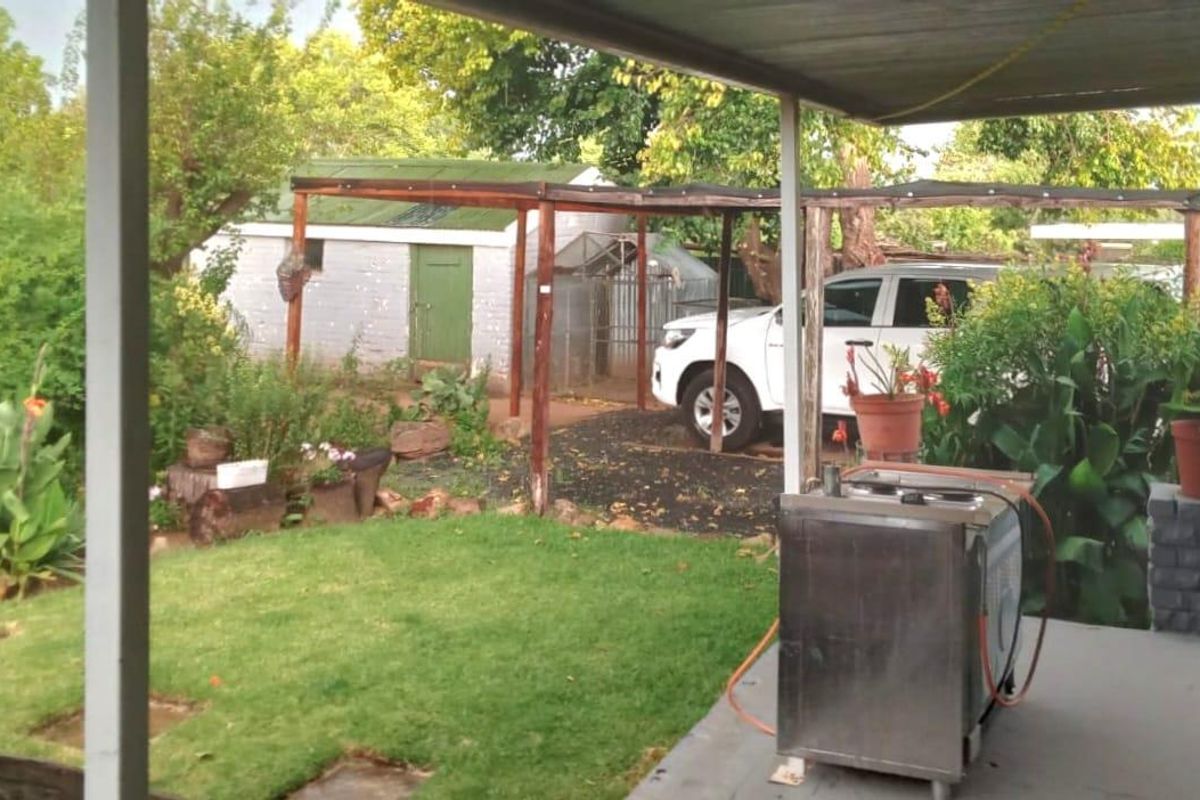 Charming Family Home In  Prime Location - Photo 3