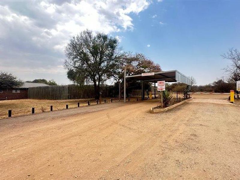 **A Rare Opportunity to Own a Piece of Paradise in Buffelsdrift Game Reserve** - Photo 3