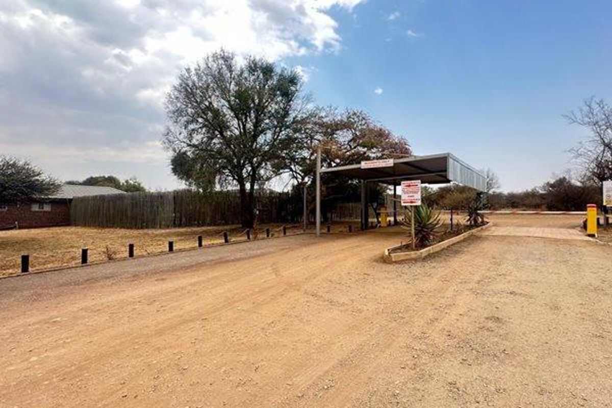 **A Rare Opportunity to Own a Piece of Paradise in Buffelsdrift Game Reserve** - Photo 3