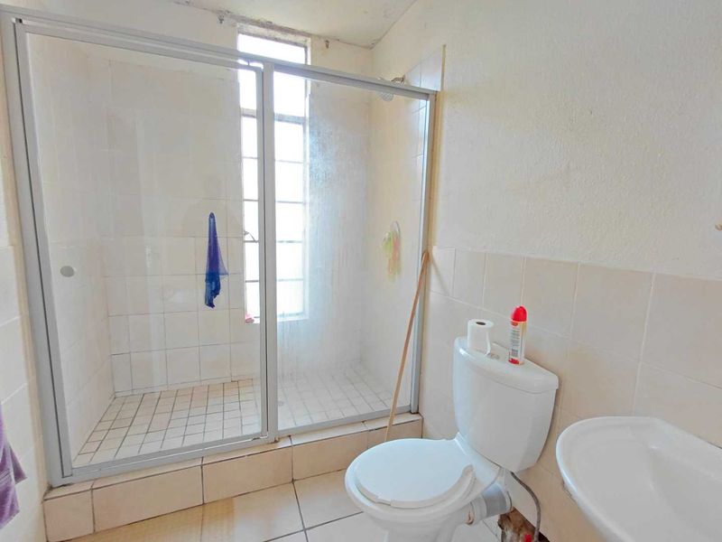 2 Bedroom Apartment, ground floor in Eagle Breeze Complex, Laser Park - Photo 5