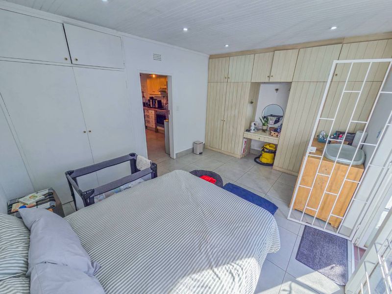 Spacious 1-Bedroom Garden Unit with Covered Veranda - Photo 7