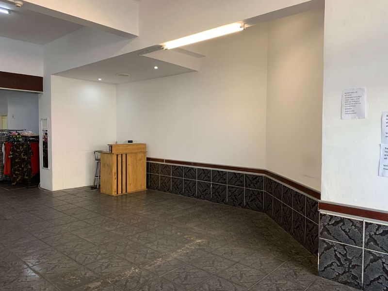 High Traffic Retail Spot: 82m2 on Voortrekker Rd, Goodwood - Photo 6