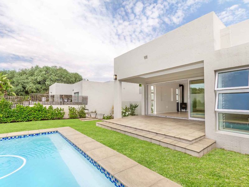 MODERN 3 BEDROOM CLUSTER FOR SALE IN FOURWAYS GARDENS - Photo 8