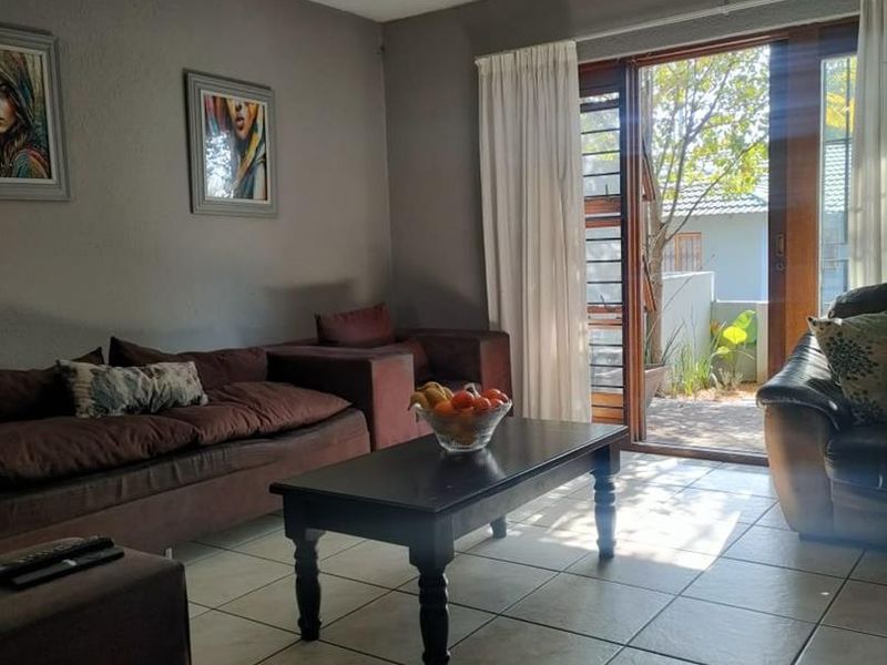 Perfectly Located Family Home - Photo 5