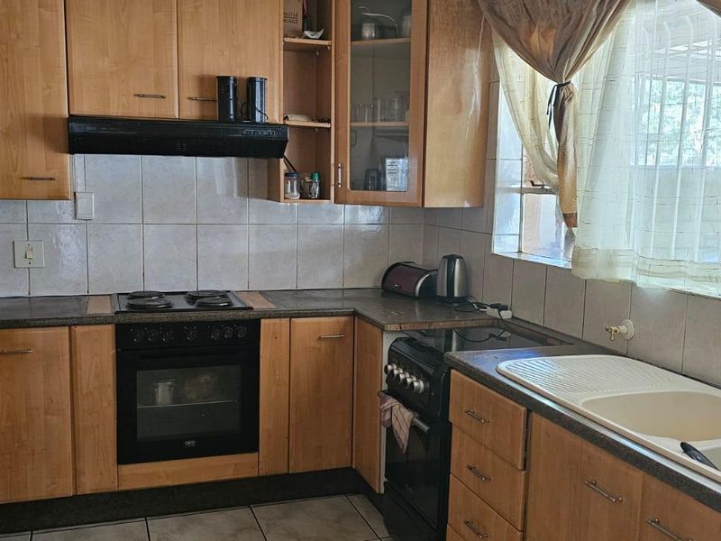 Don't miss out on this fantastic investment opportunity. - Photo 2