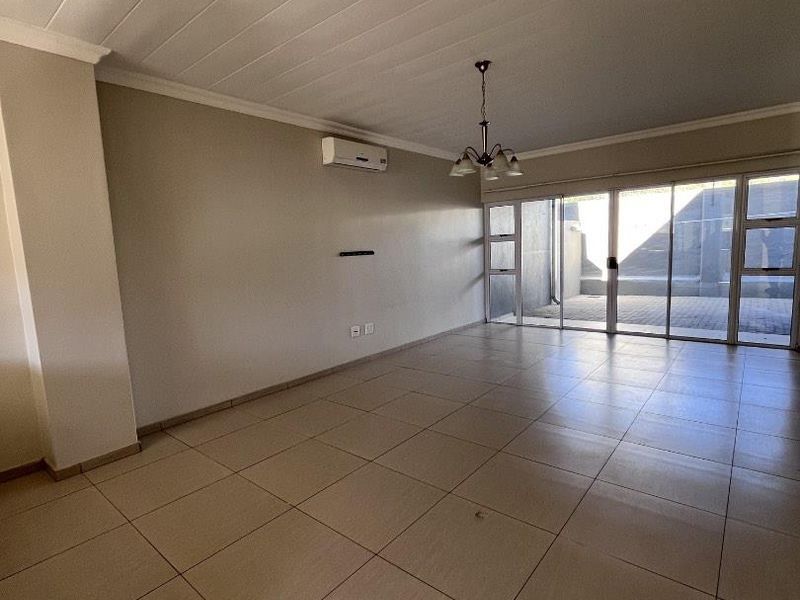FOR SALE | LE MONT COMPLEX, Avis, Windhoek 2 Bedroom | 2 Bathroom Duplex | N$2,350,000 - Photo 3