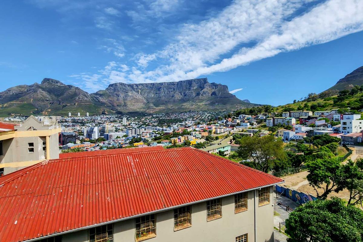 Brand new apartment in the heart of Cape Town - Photo 2