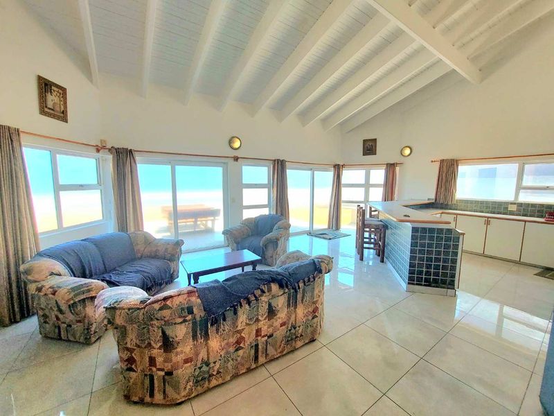 4 Bedroom Beachfront Home - Photo 10