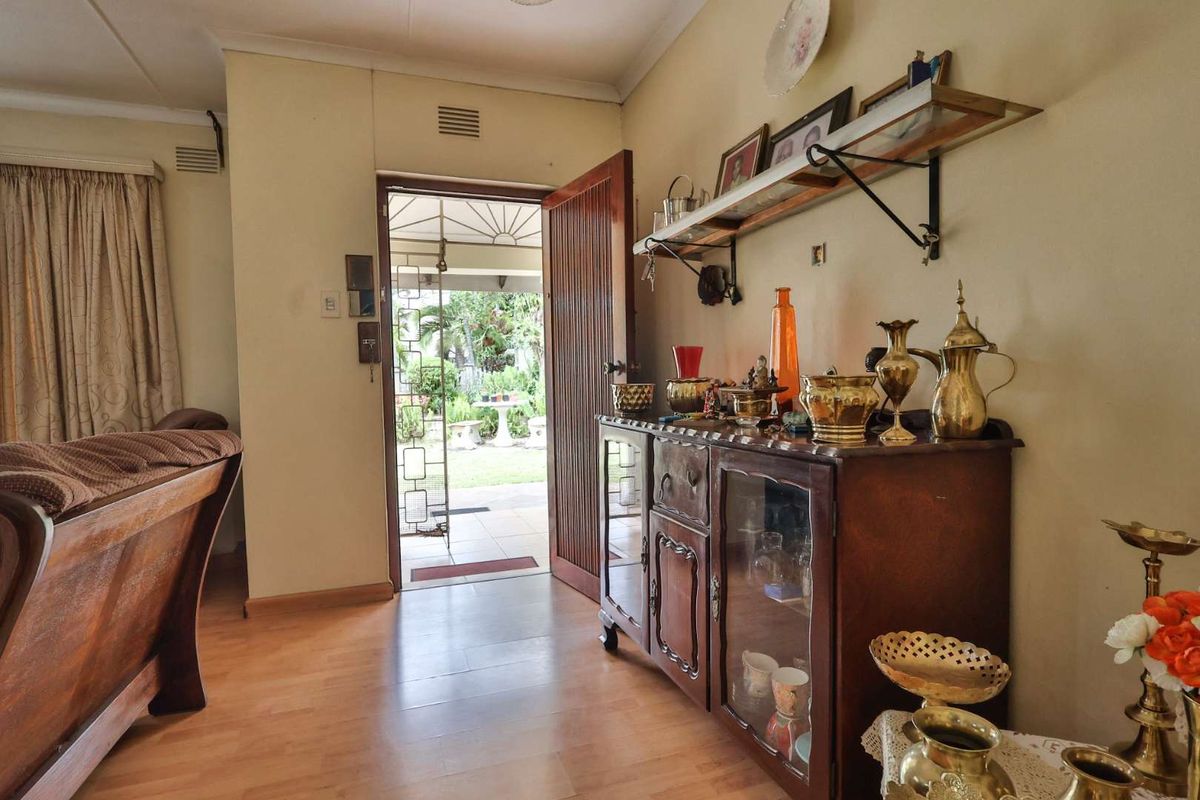 4 Bedroom Family Home in a Private Cul-de-Sac in Isipingo Hills - Photo 5