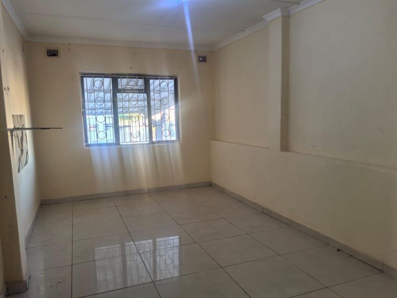 One-Bedroom Rental in Bayview, Chatsworth - Practical Living - Photo 1
