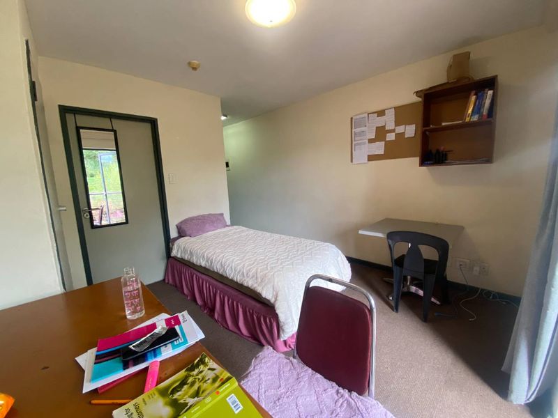 Bachelor Apartment in Ruimsig - Great Investment! - Photo 5