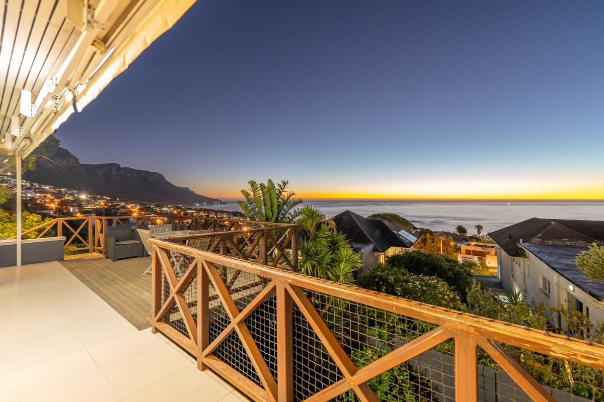 Spacious Family Home with Sea & Mountain Views in a Quite Camps Bay Cul-De-Sac - Photo 5