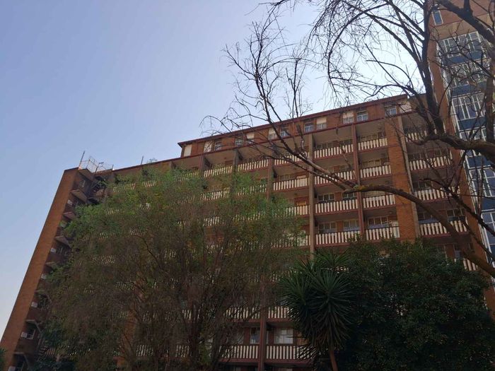 Property #2502822, Apartment For Sale in Weavind Park