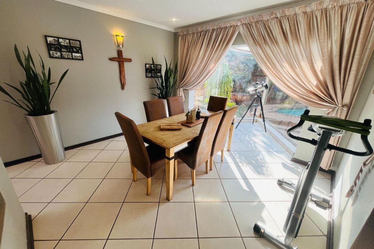 Freestanding four-bedroom home in the heart of Meyersdal | No levies | Indoor braai, bar & pool - Photo 3