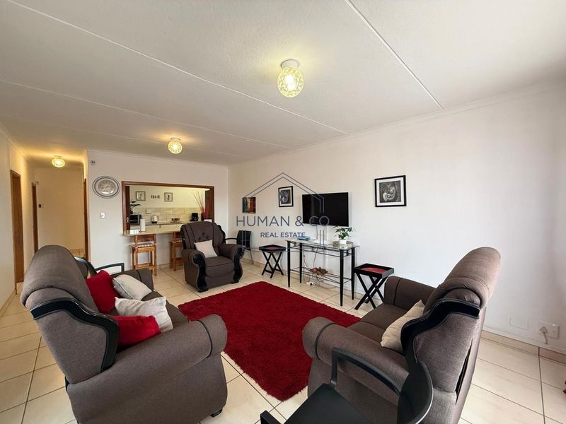 Very neat and well-maintained 3 bedroom home in Narraville; Walvis Bay - Photo 2