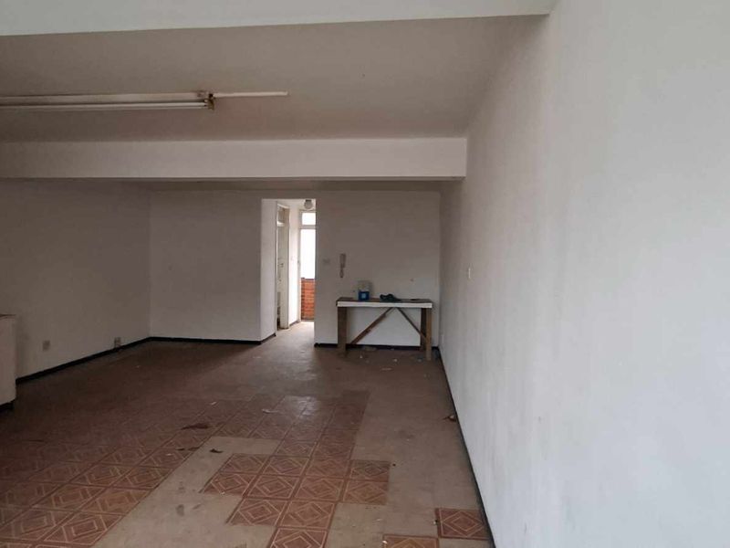 Affordable Office Space in a Central, Prestigious Locale - Photo 8