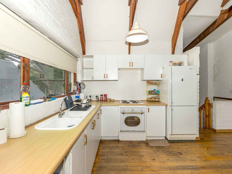 Unlock the Potential – 4‐Bedroom Home in Penzance Estate, Hout Bay - Photo 8