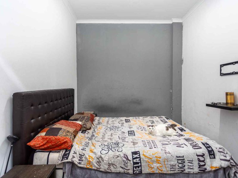 Top-Floor Gem with Breathtaking Views of Table Mountain and the City - Photo 8