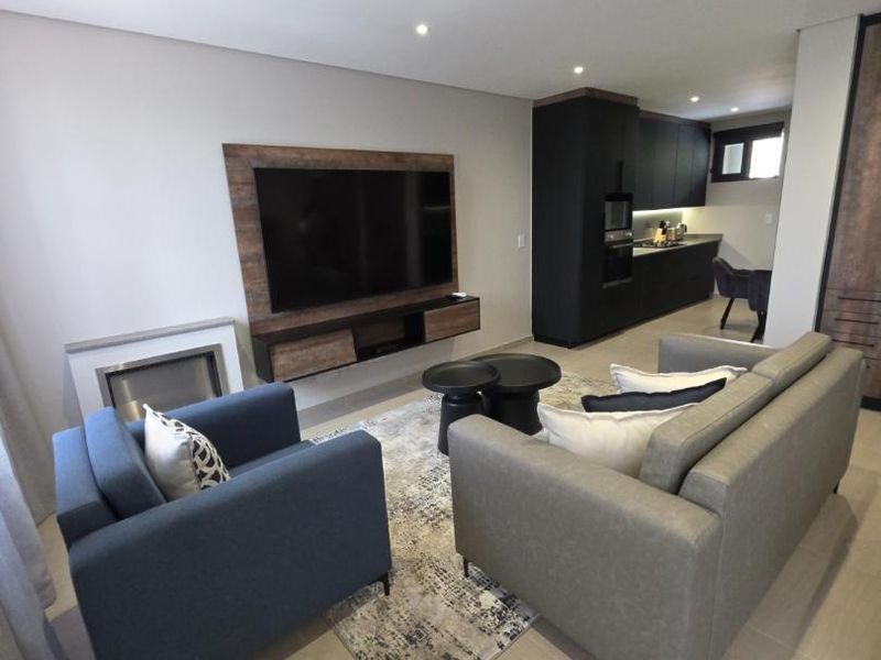 INCREDIBLE FULLY FURNISHED ULTRA MODERN STUDIO APARTMRNT IN SANDTON - Photo 4