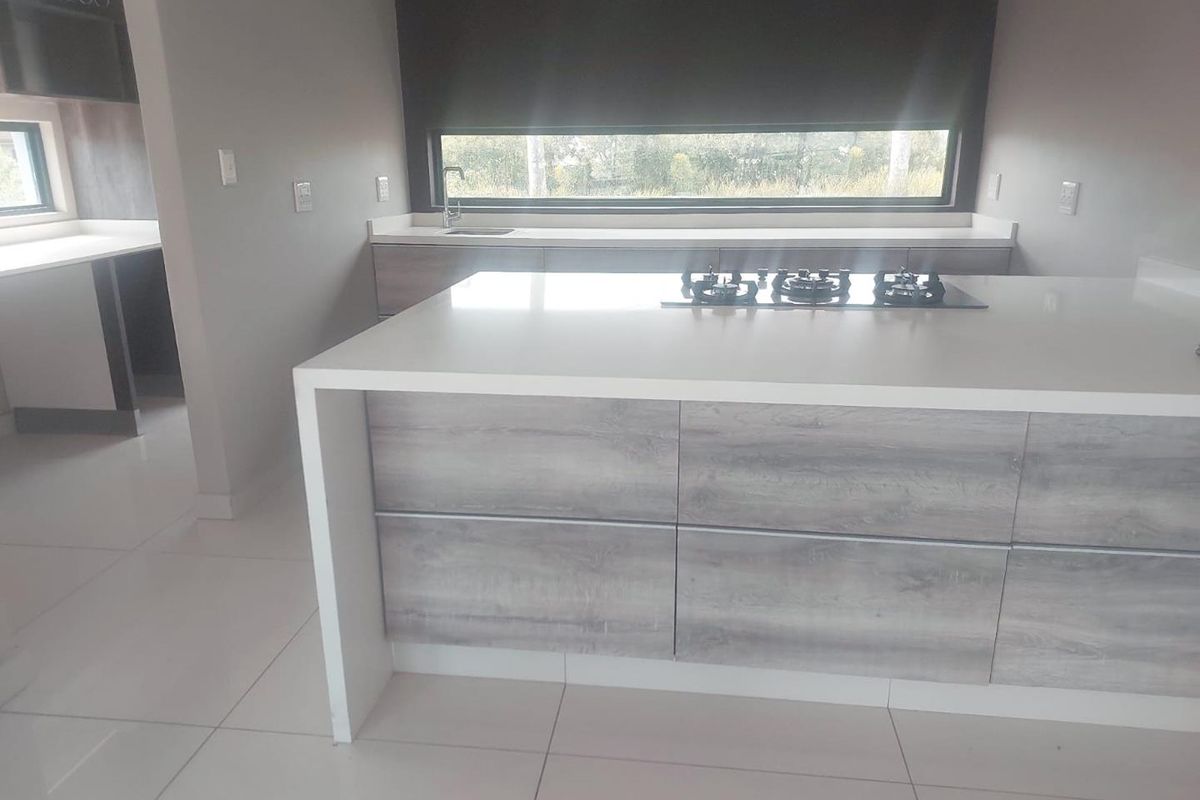 Beautiful Home in Palm Lakes for Rental - Photo 2